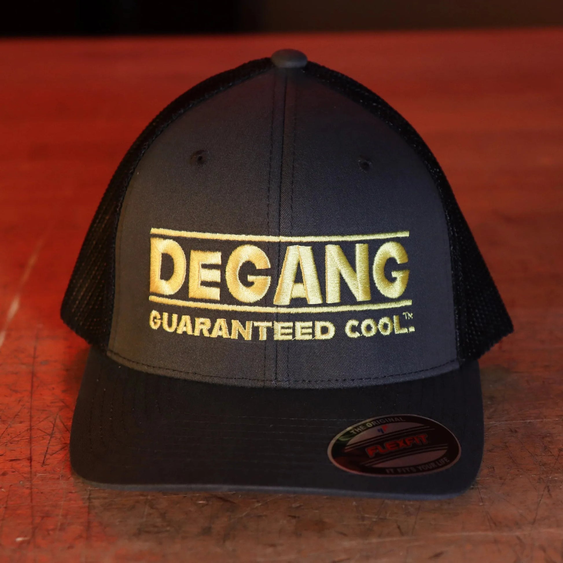 DeGANG GUARANTEED COOL FLEXFIT TRUCKER MESH CAP straight glamour